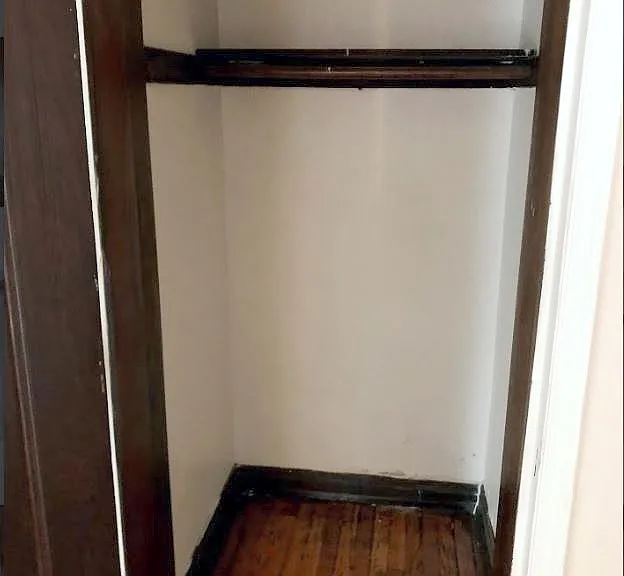 Barrington Apartments — Photo 43