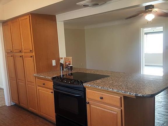 4th image of 5463 Blossom Lake Dr