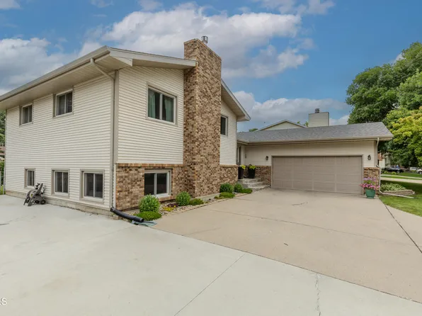 500 Augsburg Ave, Bismarck, ND 58504