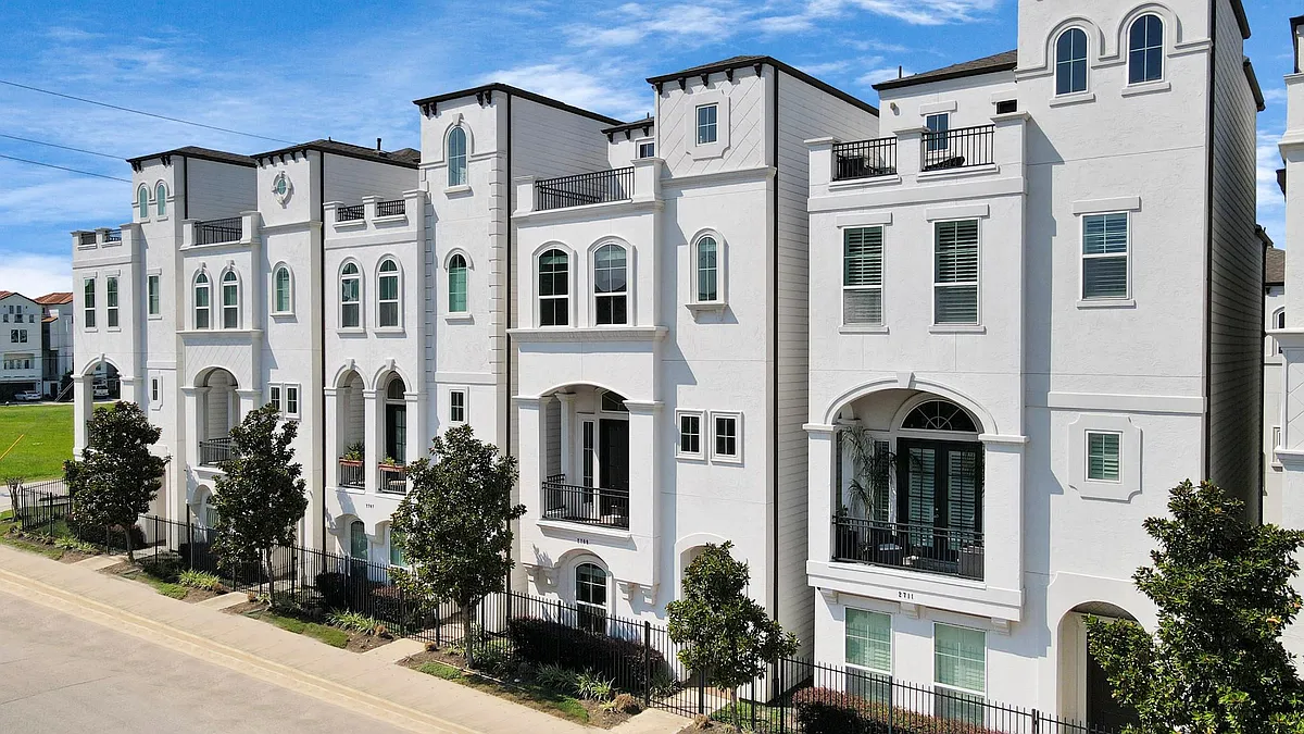 Building Photo - 2709 Kennedy St