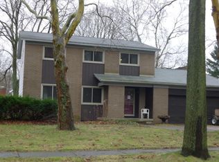 2066 Cherry Run Ct NW, Grand Rapids, MI 49504