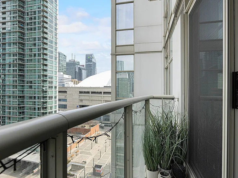 10 Navy Wharf Ct #1705 — Photo 20