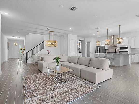 5th image of 14422 Crest Palm Ave