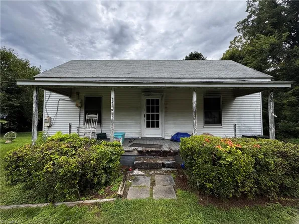 543 Oakdale Rd, Jamestown, NC 27282