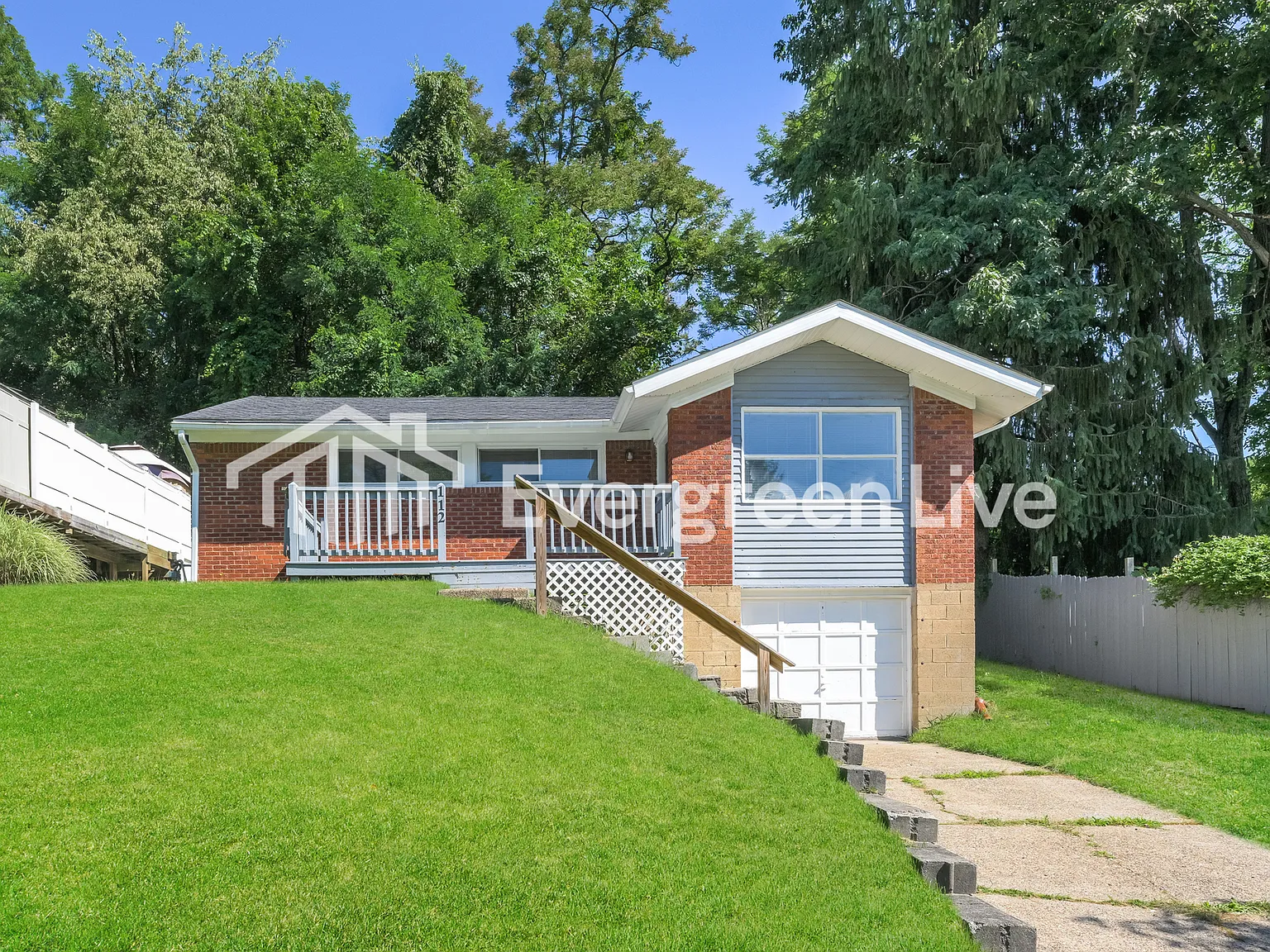 3 bed, 2.0 bath, 970 sqft, $1,495 — Photo 1