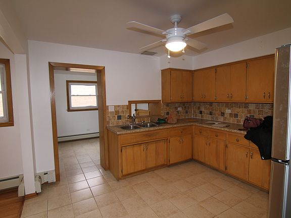5th image of 3555 N Neva Ave #2N