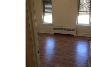 18 E Sharpnack St, Philadelphia, PA 19119