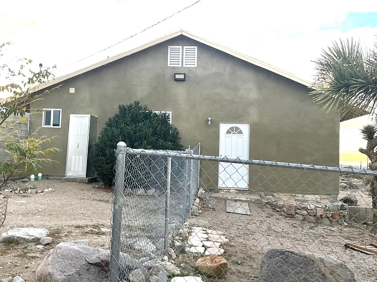 32566 Randall St — Photo 1