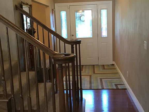 Large foyer entry