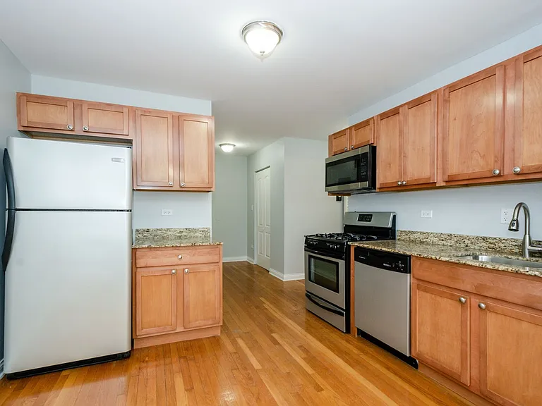 7616 N Marshfield Ave — Photo 14