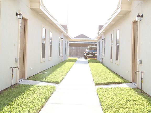 4th image of 4717 N Dogwood St APT 4