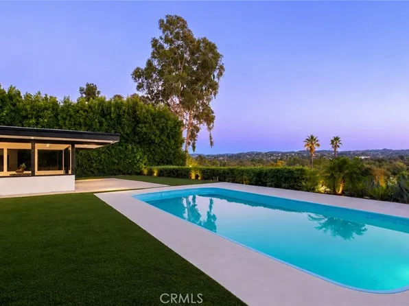 23310 Aetna St, Woodland Hills, CA 91367