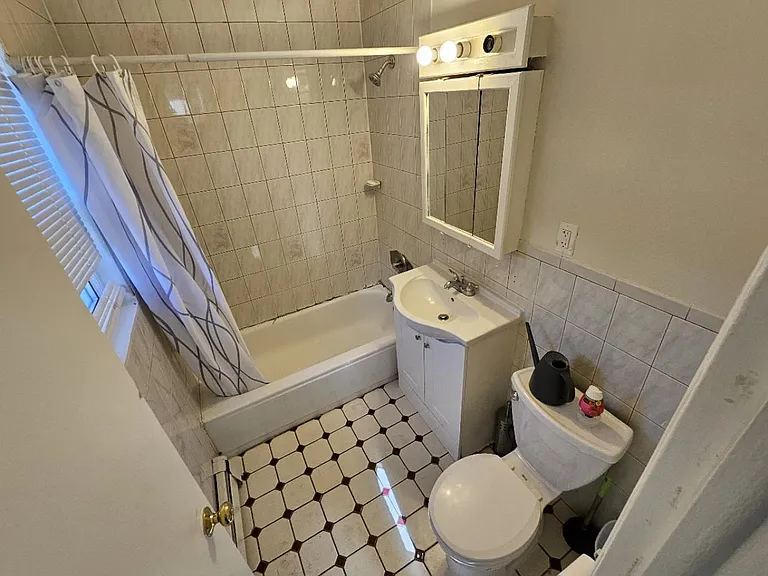 7000 Columbia Ave #3 — Photo 9