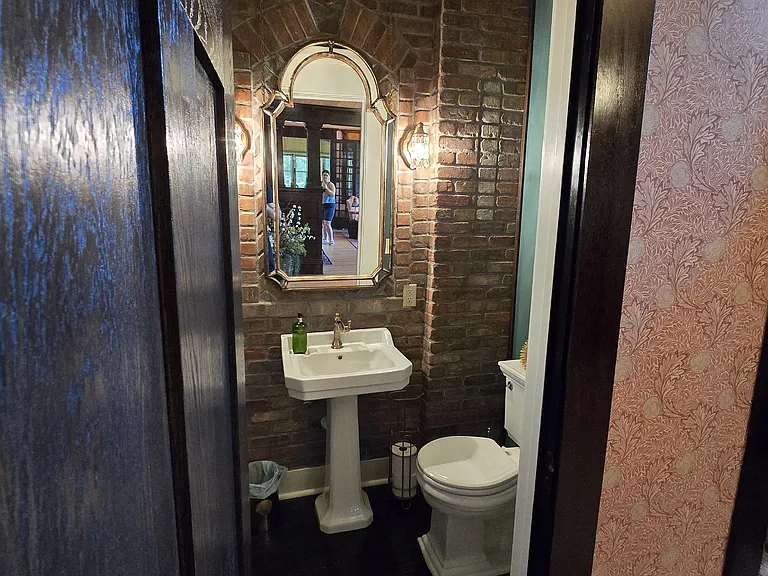 1826 Summit Ave #1 — Photo 11