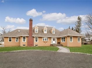 21 Old Knollwood Rd, Elmsford, NY 10523