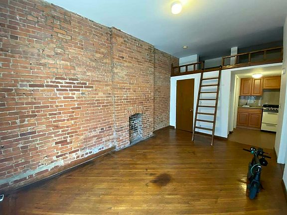 4th image of 134 W 70th St APT 6
