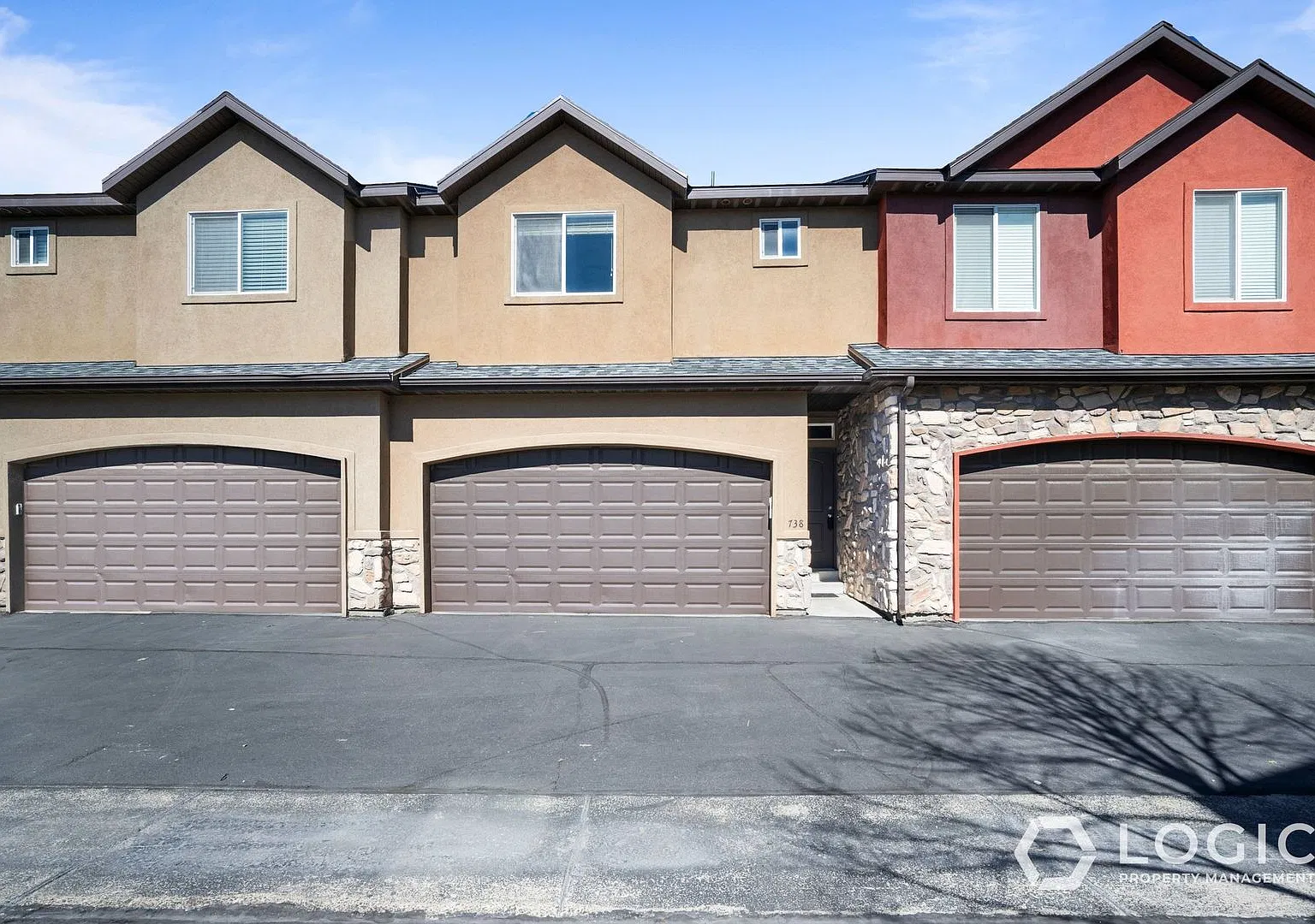 3 Bed / 2.5 Bath Single Family Home for Rent in Pleasant Grove, UT — Photo 1