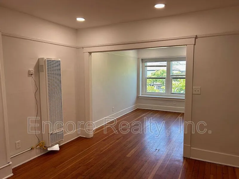 1 bed, 1.0 bath, 800 sqft, $2,000 — Photo 1