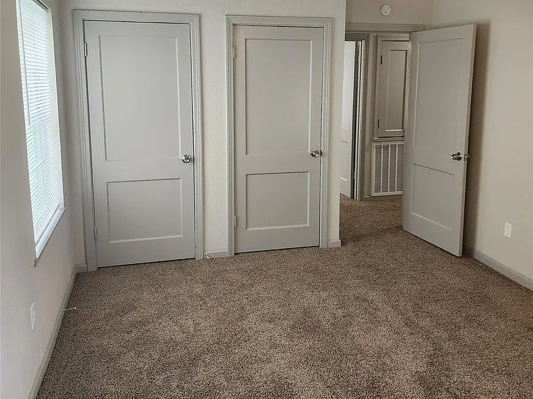 5244 Enyart St — Photo 11