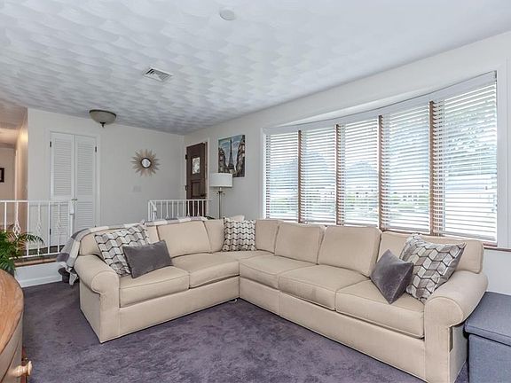 4th image of 14 Brookfarm Rd