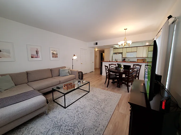 1546 Amherst Ave #103 — Photo 10