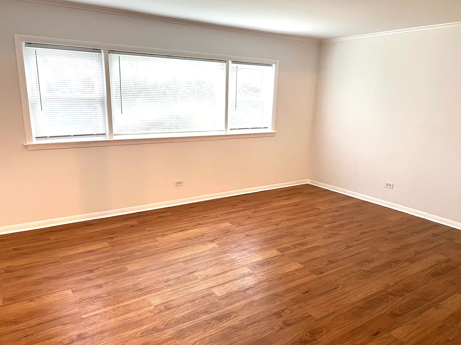 2 bed, 875 sqft, $1,975 — Photo 3