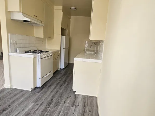 5711 La Mirada Ave #8, Los Angeles, CA 90038