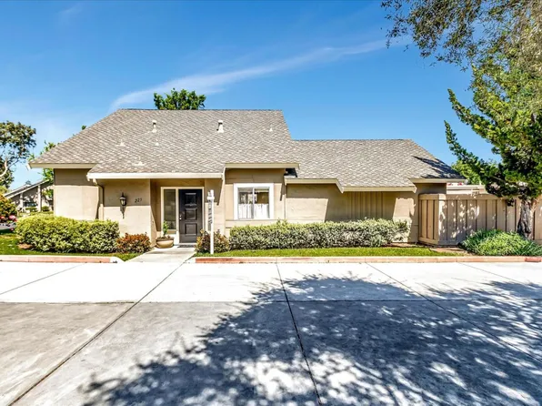 225 Escobar Ave, Los Gatos, CA 95032