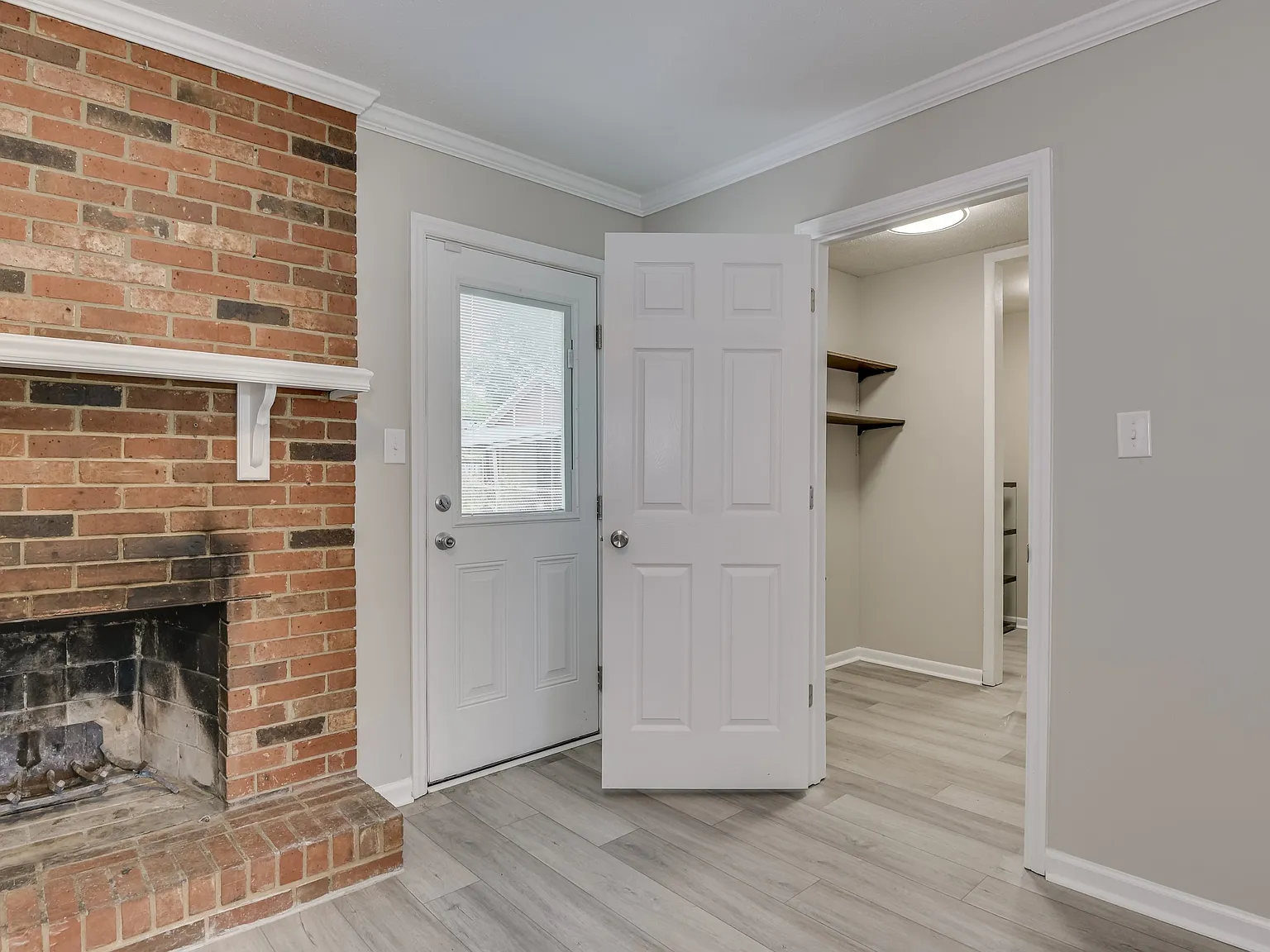 250 Almon Court - 1 — Photo 4