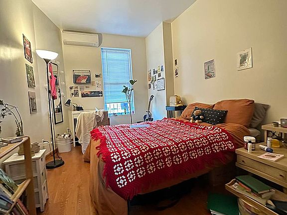 3rd image of 398 Woodbine St #3