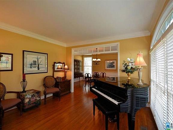 Formal living/music room