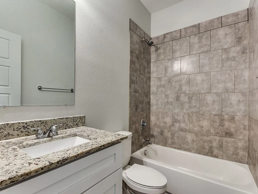 3330 Brambleton Hill Pl — Photo 2