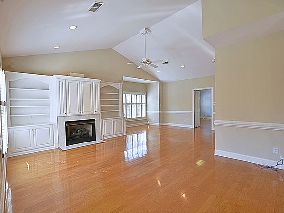 3rd image of 500 Warrington Pl