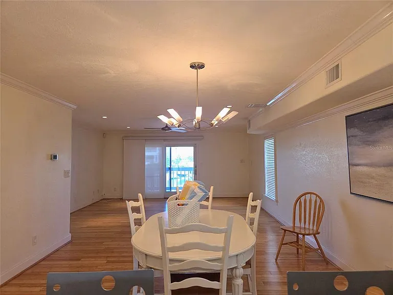 11820 Capri Cir S — Photo 9