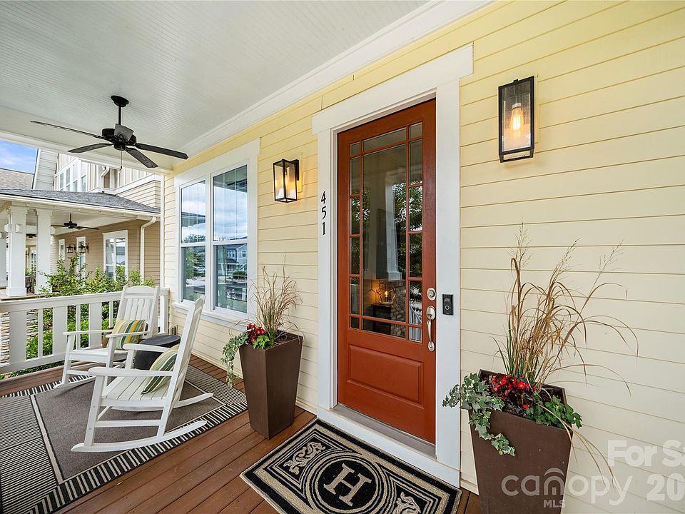 1st image of 451 Luray Way