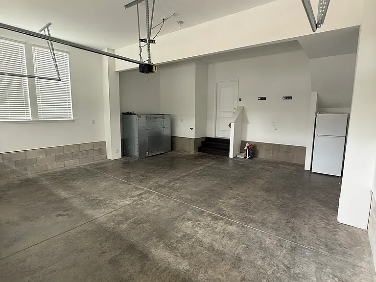607 Heck Ln — Photo 10