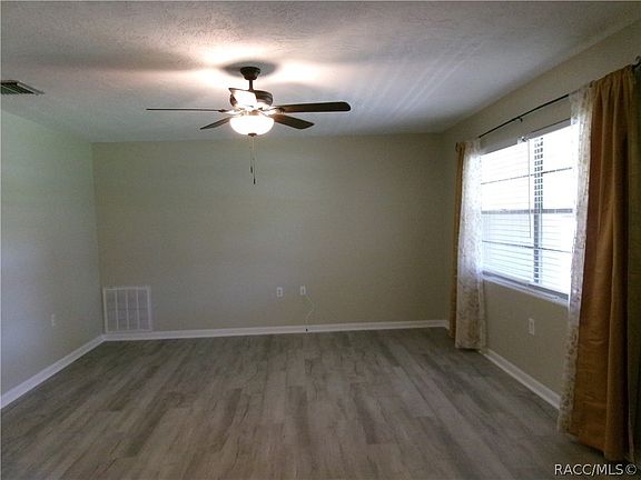5th image of 210 S Barbour St