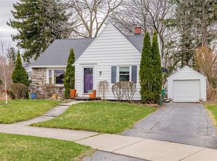 2 Idyllwood Ln, Rochester, NY 14617