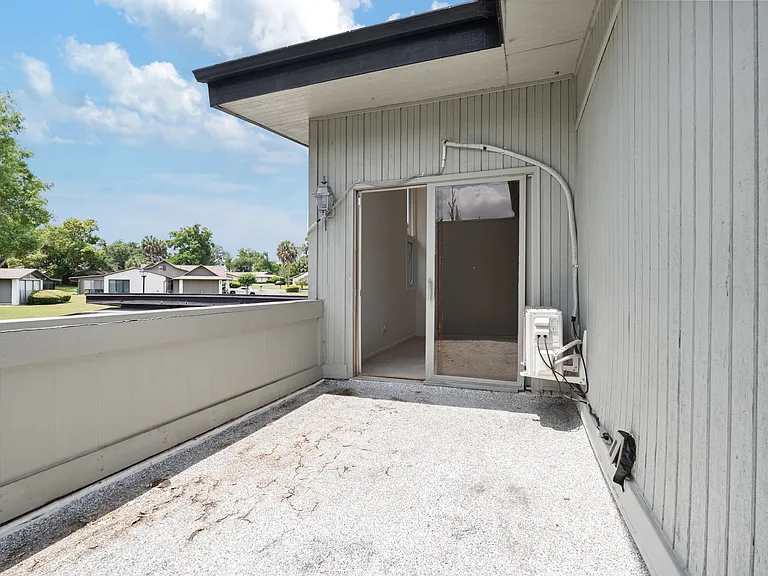 Roof top Balcony (2nd bdrm)