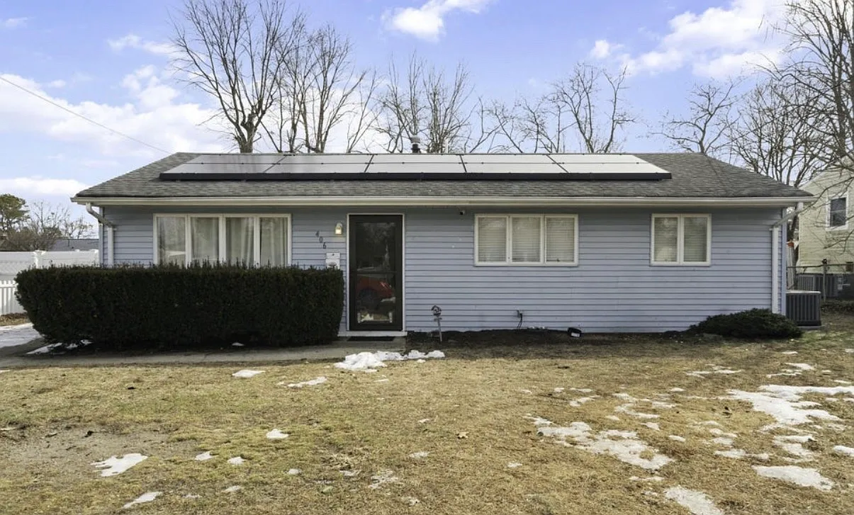 3 bed, 1400 sqft, $3,100 — Photo 2