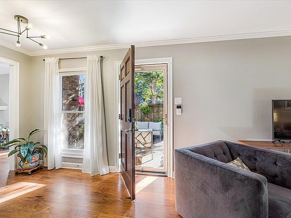2nd image of 699 Hotchkiss Ln #D