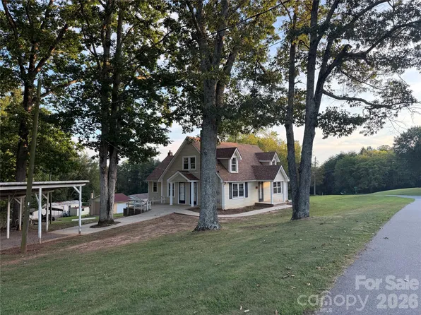 3575 Huie St, Newton, NC 28658