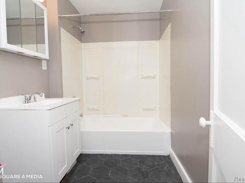 1st image of 5247 Argyle Ave
