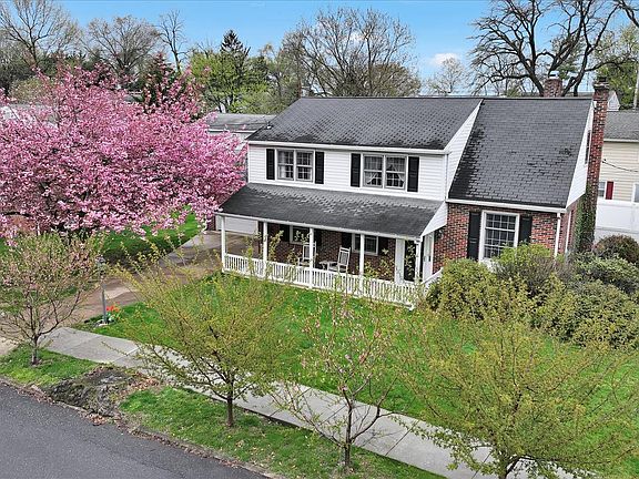 2nd image of 370 Beverly Rd