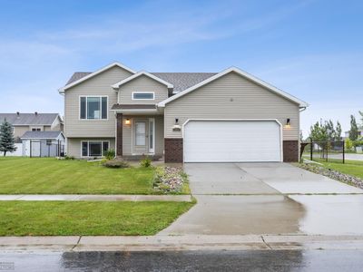 2812 Umber Ct S, Fargo, ND, 58104
