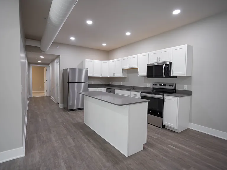 Riverbend Apartments — Photo 17