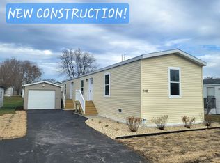 140 Flamingo Dr, Beecher, IL 60401