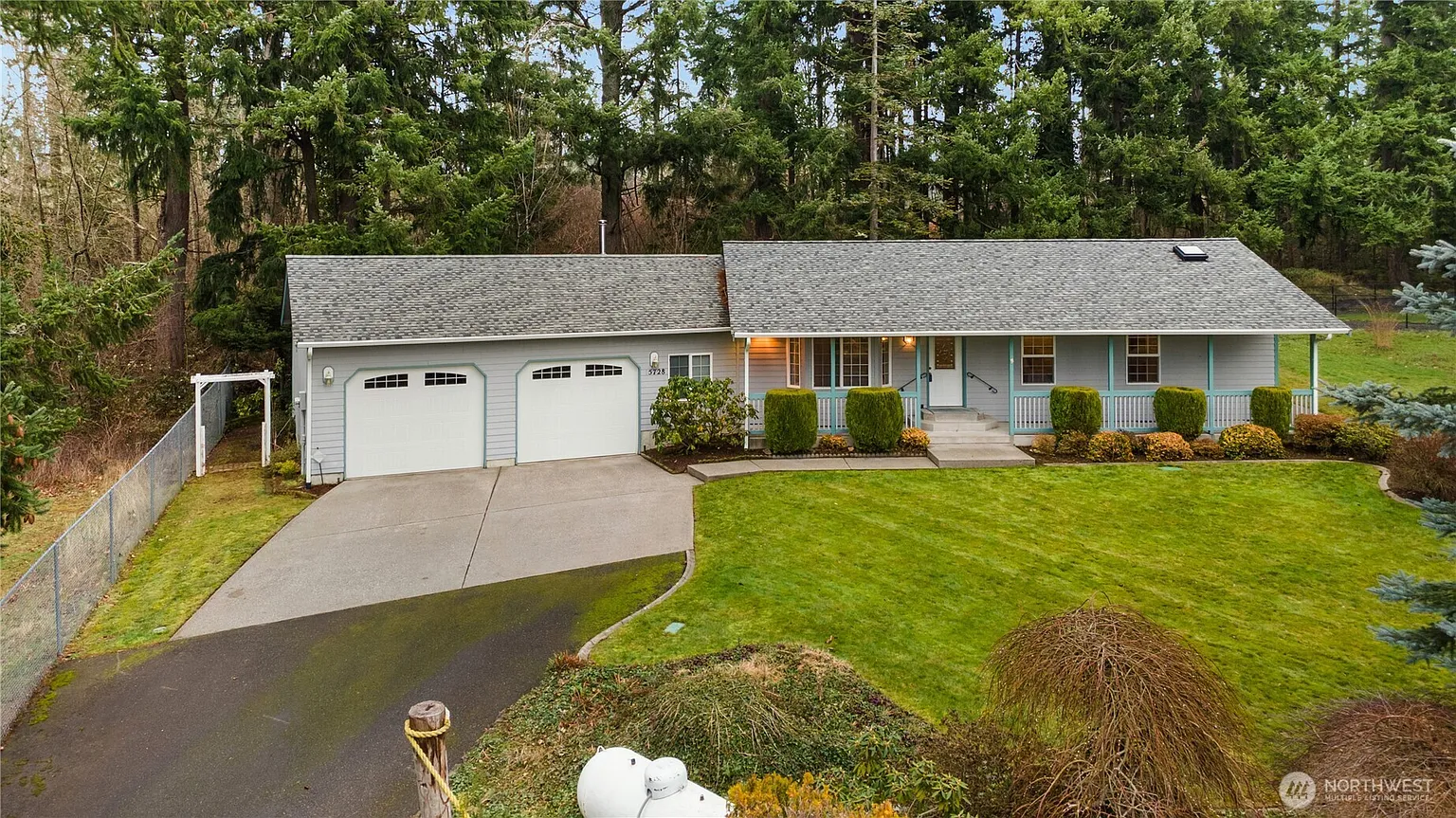 15728 Wildaire Drive SE photo 1