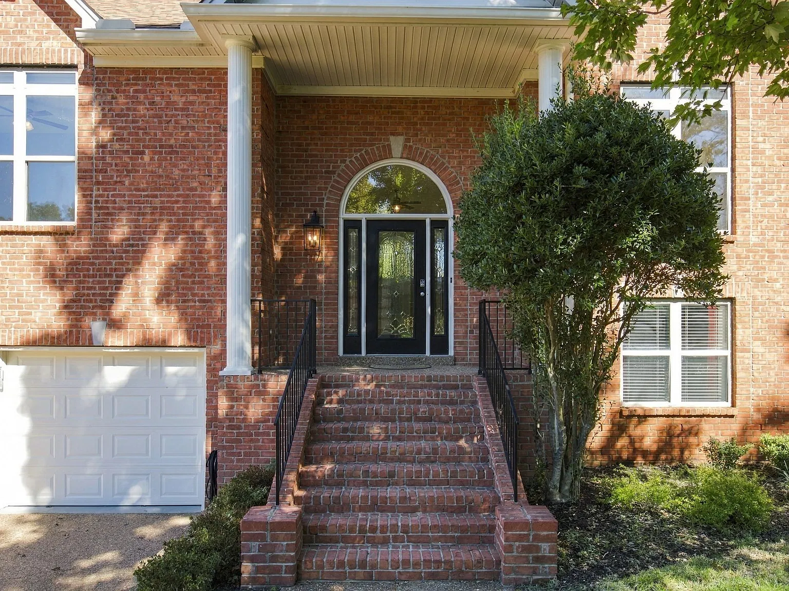 3 bed, 2718 sqft, $2,995 — Photo 3