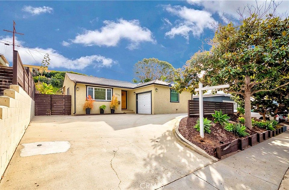 1st image of 22702 Linda Dr